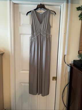 Time and Tru Gray Sleeveless V-Neck Maxi Dress